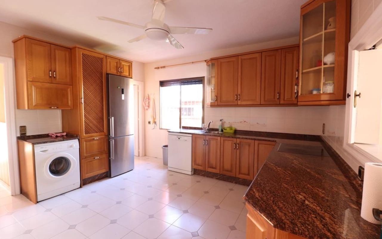 5 sovrum Villa till salu i Cabo Roig med pool - 760 000 € (Ref: 8534409)