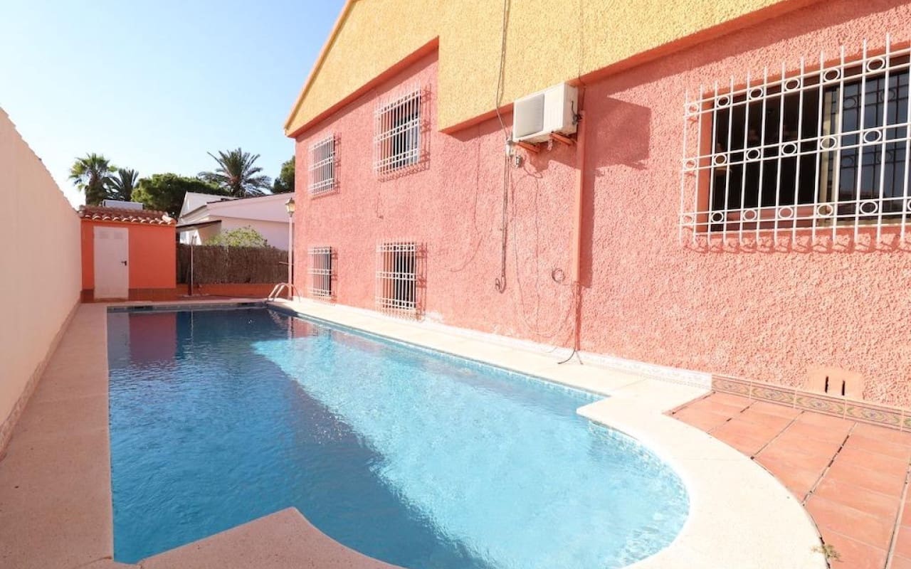 5 sovrum Villa till salu i Cabo Roig med pool - 760 000 € (Ref: 8534409)