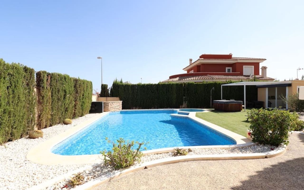 Chalet de 5 habitaciones en Ciudad Quesada en venta - 860.000 € (Ref: 8534411)