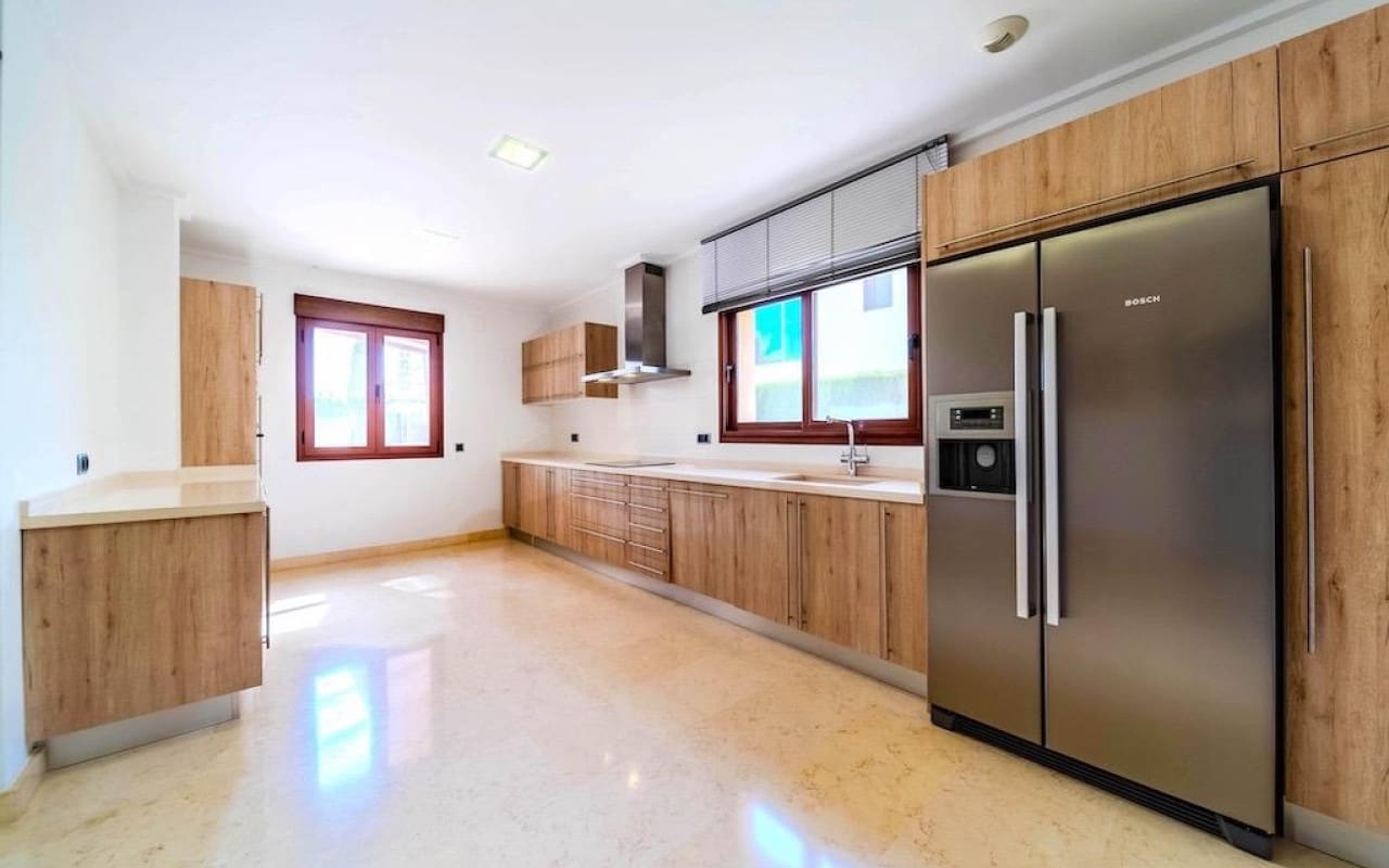 5 soverom Villa til salgs i Cabo Roig med svømmebasseng - € 1 995 000 (Ref: 8580351)