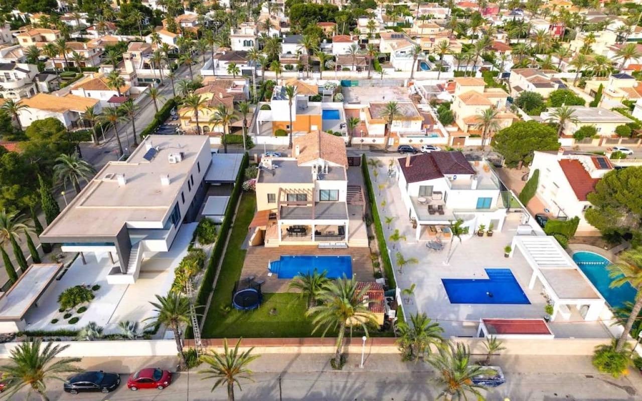 5 soverom Villa til salgs i Cabo Roig med svømmebasseng - € 1 995 000 (Ref: 8580351)