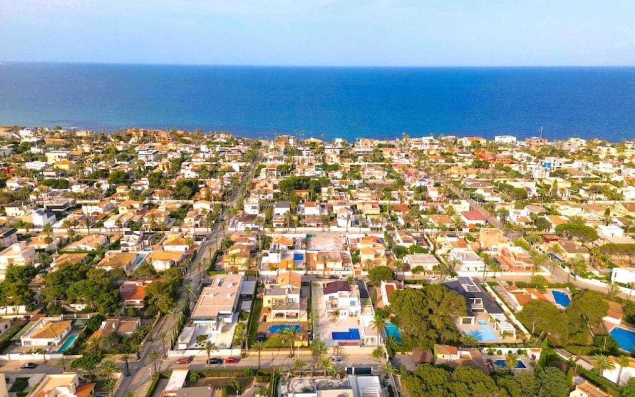 5 soverom Villa til salgs i Cabo Roig med svømmebasseng - € 1 995 000 (Ref: 8580351)