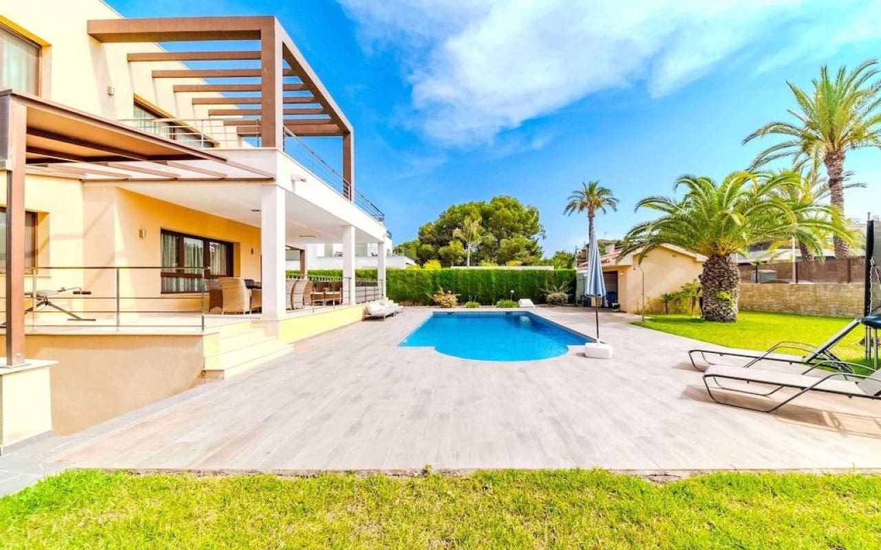 5 soverom Villa til salgs i Cabo Roig med svømmebasseng - € 1 995 000 (Ref: 8580351)