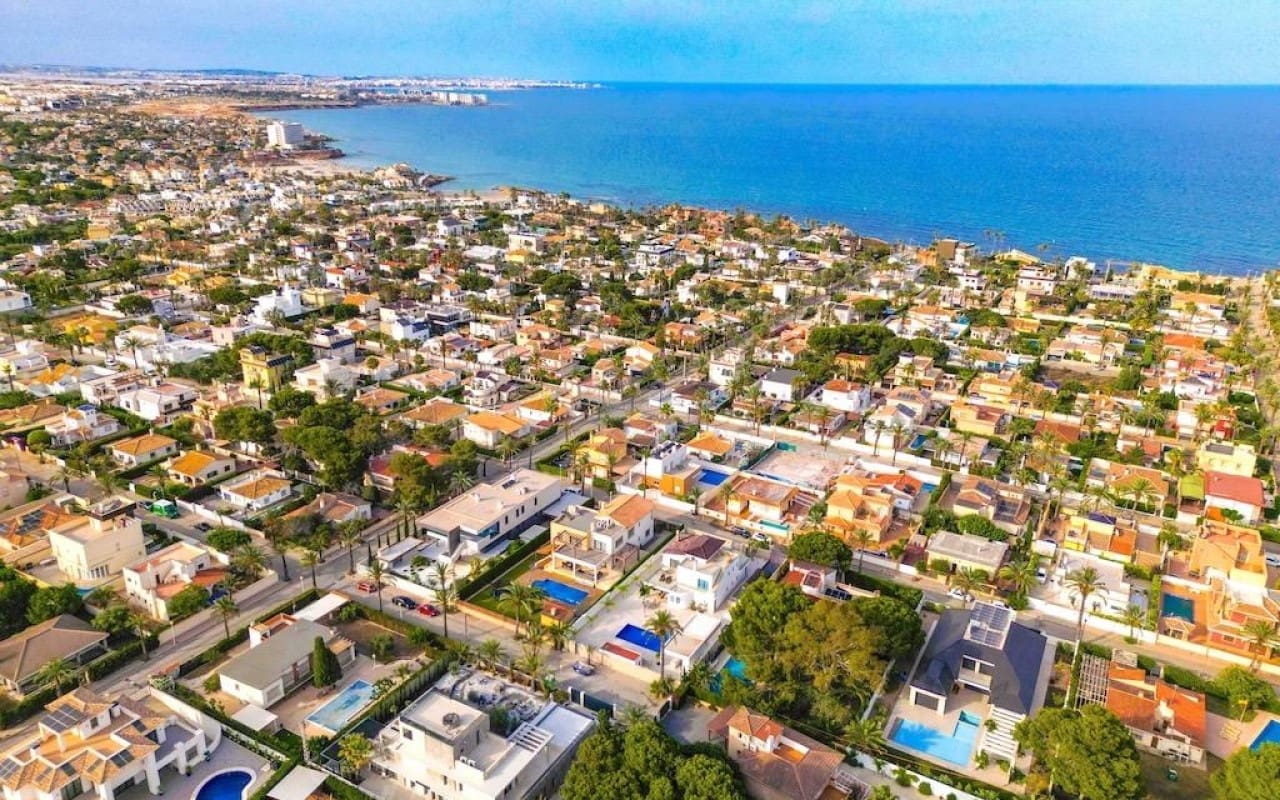 5 soverom Villa til salgs i Cabo Roig med svømmebasseng - € 1 995 000 (Ref: 8580351)