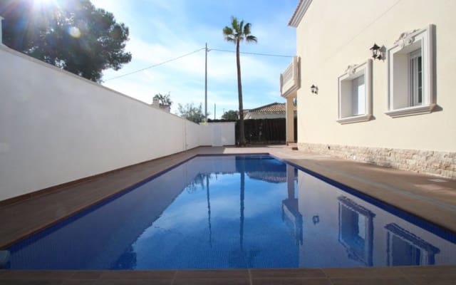 4 sypialnia Willa na sprzedaż w Cabo Roig, Orihuela z basenem - 910 000 € (Ref: 8580354)