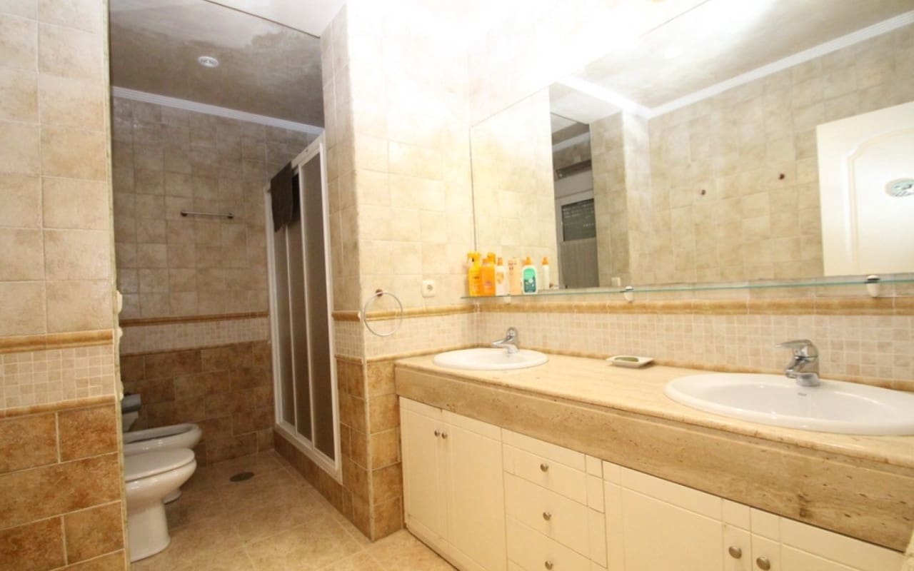 5 bedroom Villa for sale in Cabo Roig - € 1,250,000 (Ref: 8580355)