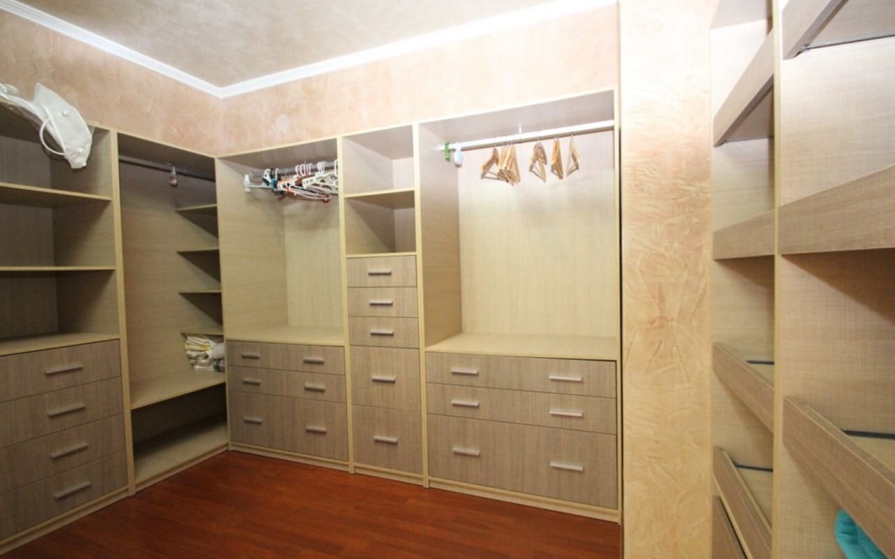 5 bedroom Villa for sale in Cabo Roig - € 1,250,000 (Ref: 8580355)