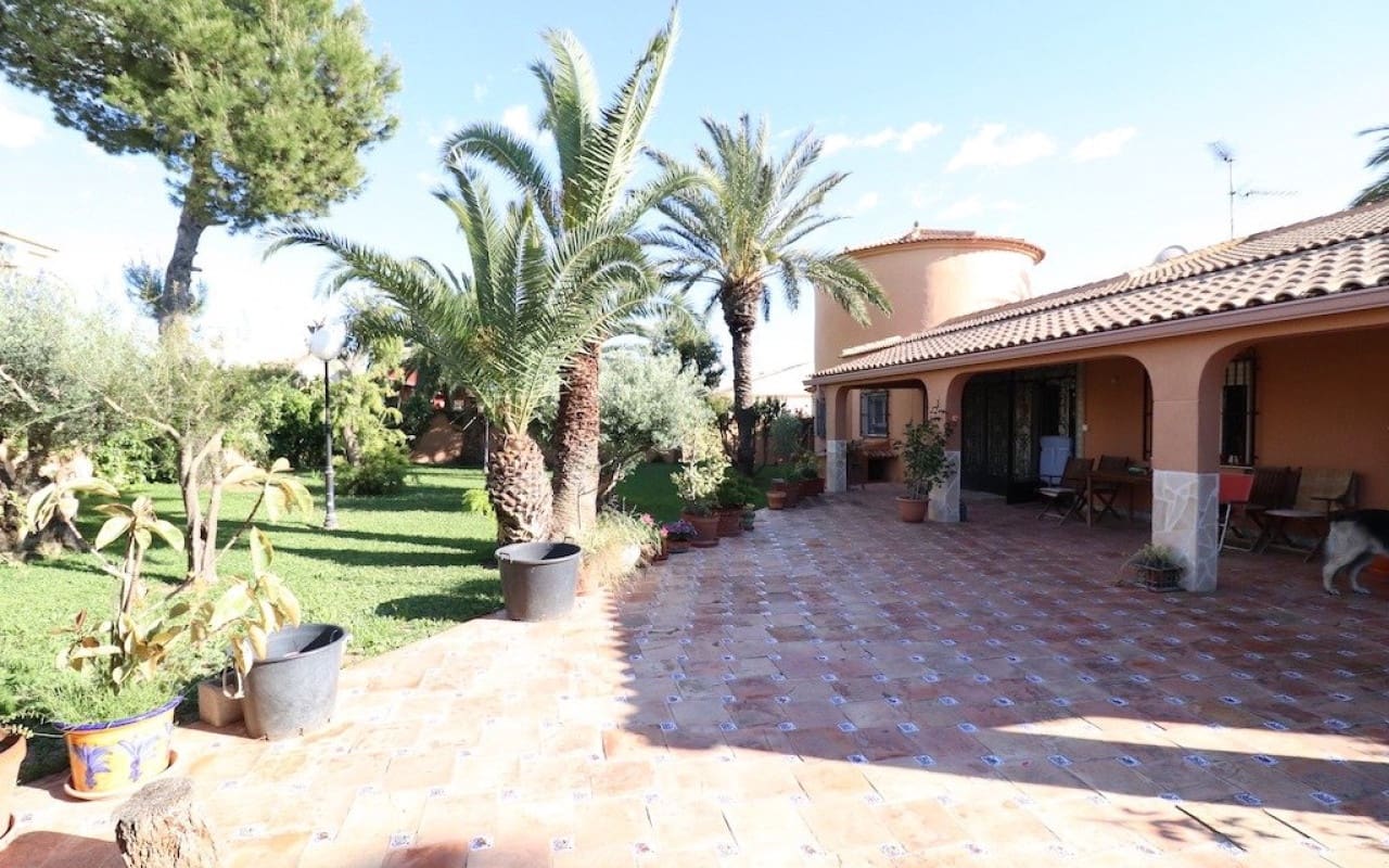 5 sovrum Villa till salu i El Chaparral med pool - 780 000 € (Ref: 8580357)