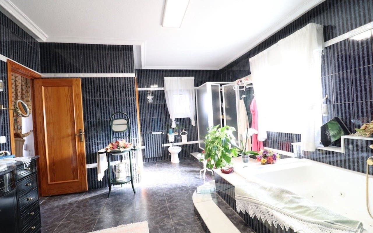 5 sovrum Villa till salu i El Chaparral med pool - 780 000 € (Ref: 8580357)