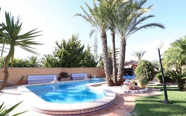 5 chambre Villa/Maison à vendre à El Chaparral, Torrevieja avec piscine - 780 000 € (Ref: 8580357)