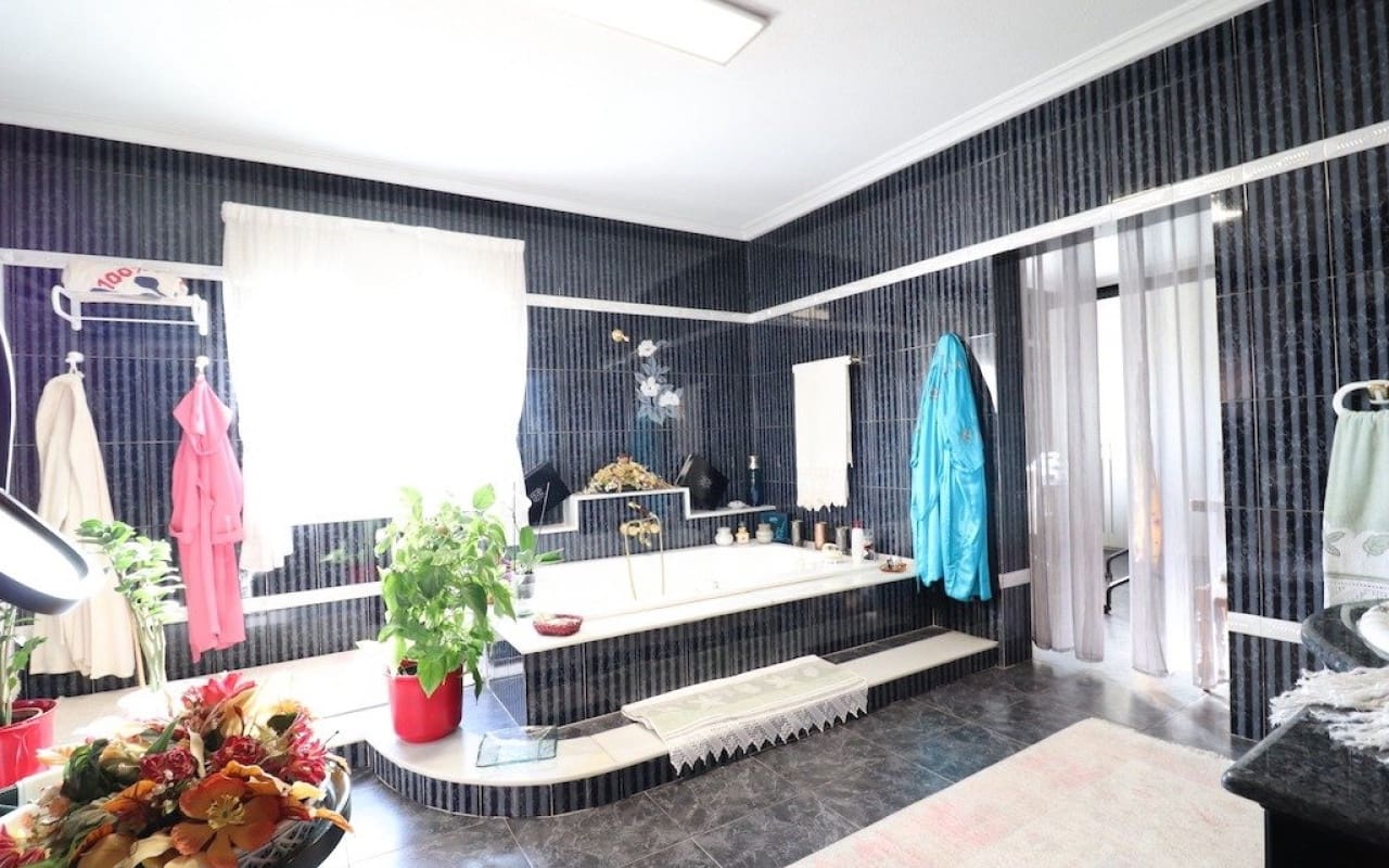 5 sovrum Villa till salu i El Chaparral med pool - 780 000 € (Ref: 8580357)