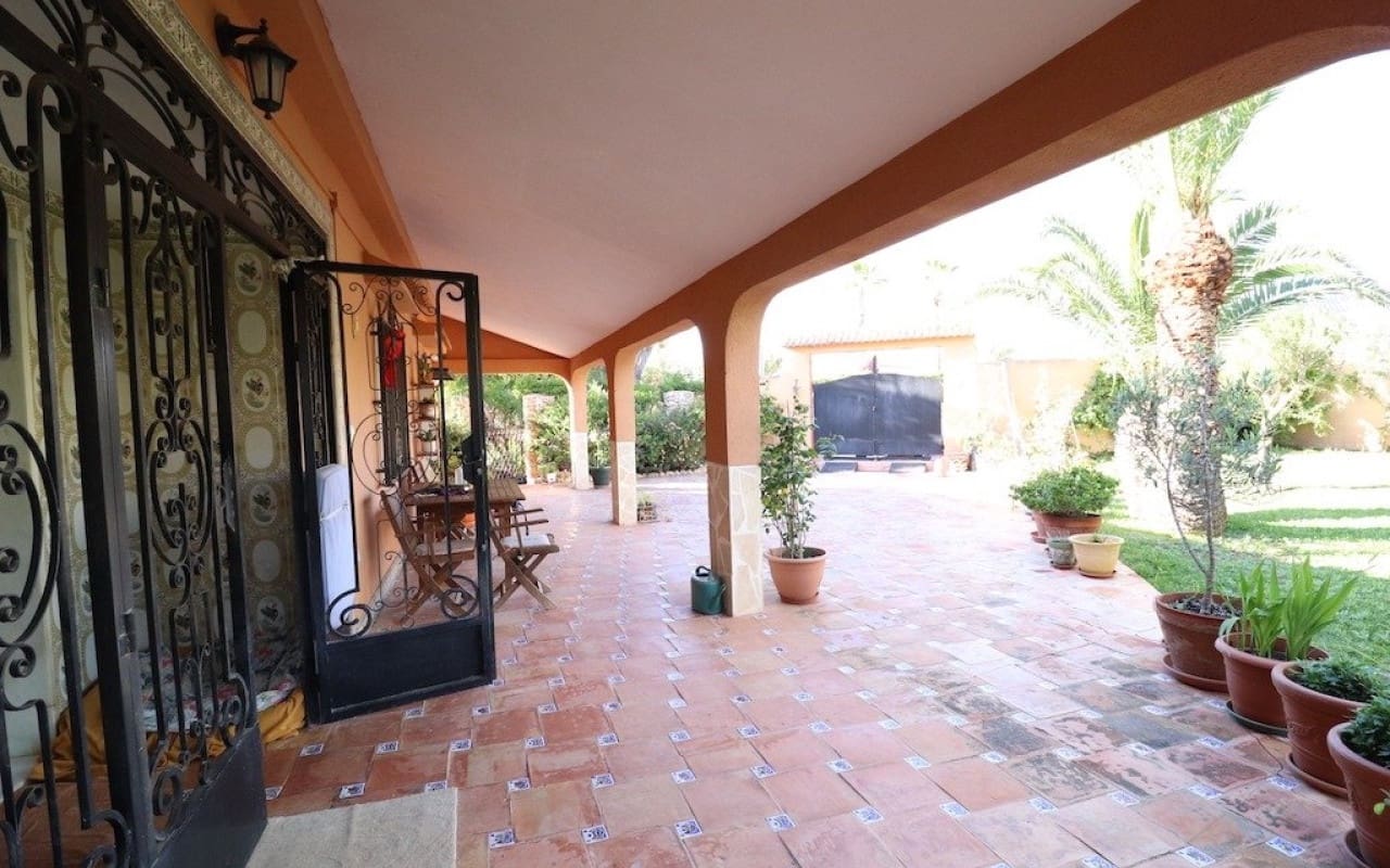5 sovrum Villa till salu i El Chaparral med pool - 780 000 € (Ref: 8580357)