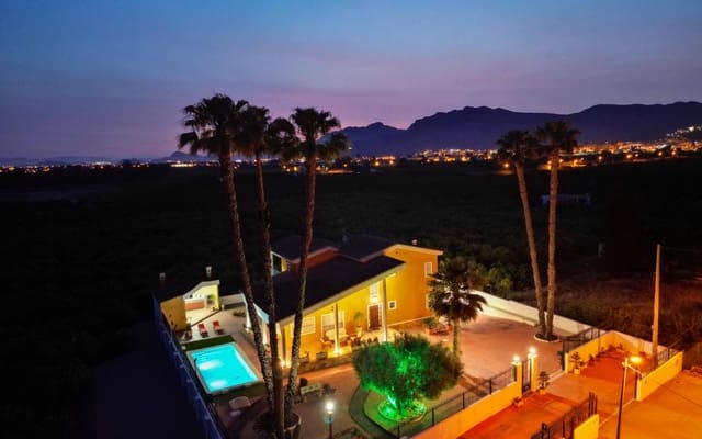 4 slaapkamer Villa te koop in Desamparados - Hurchillo - Torremendo, Orihuela - € 675.000 (Ref: 8633678)