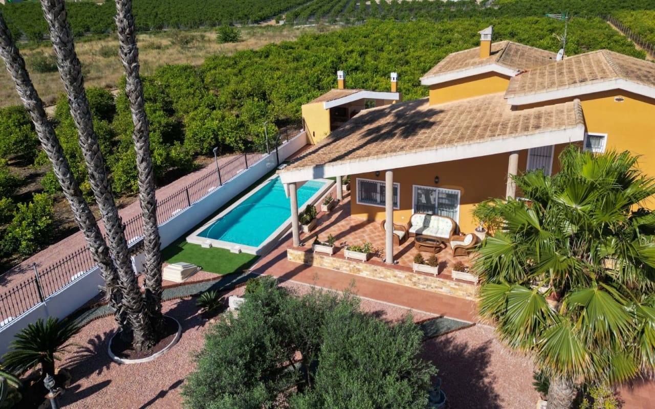 4 bedroom Villa for sale in Orihuela - € 675,000 (Ref: 8633678)