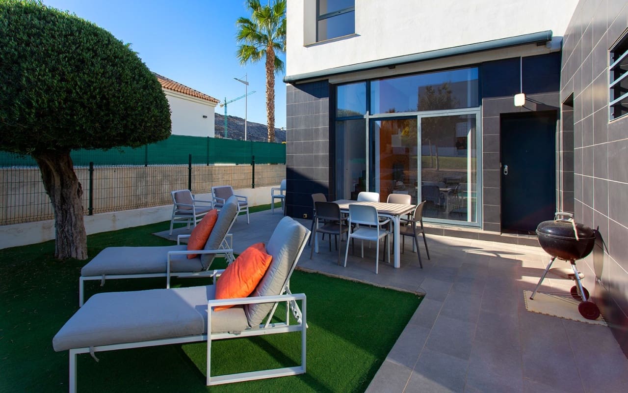 3 soveværelse Villa til leje i Algorfa med swimmingpool - € 1.750 (Ref: 8633796)