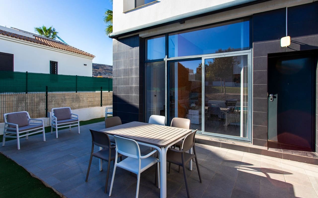 3 soveværelse Villa til leje i Algorfa med swimmingpool - € 1.750 (Ref: 8633796)