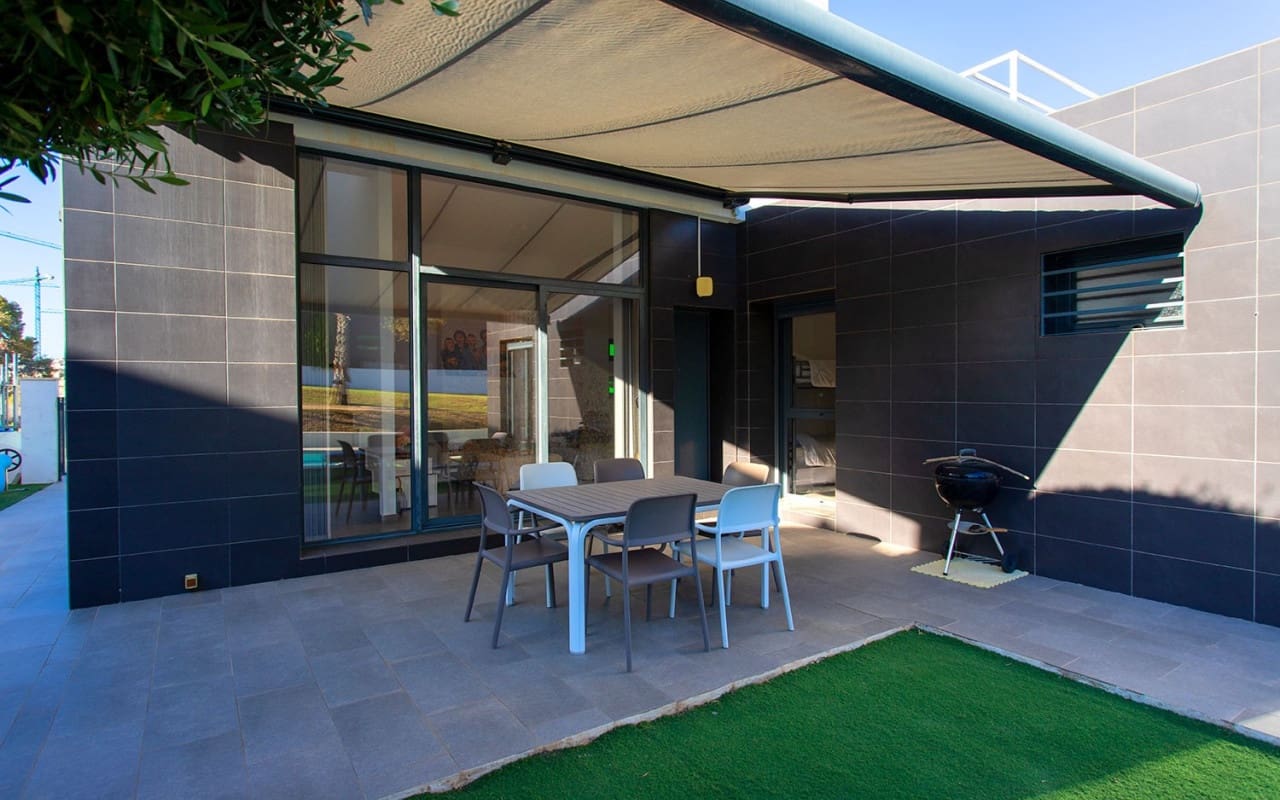 3 soveværelse Villa til leje i Algorfa med swimmingpool - € 1.750 (Ref: 8633796)