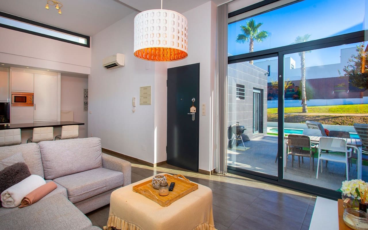 3 soveværelse Villa til leje i Algorfa med swimmingpool - € 1.750 (Ref: 8633796)