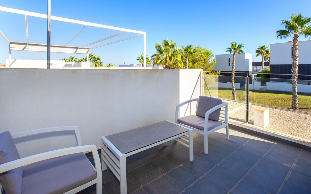 3 soveværelse Villa til leje i Algorfa med swimmingpool - € 1.750 (Ref: 8633796)