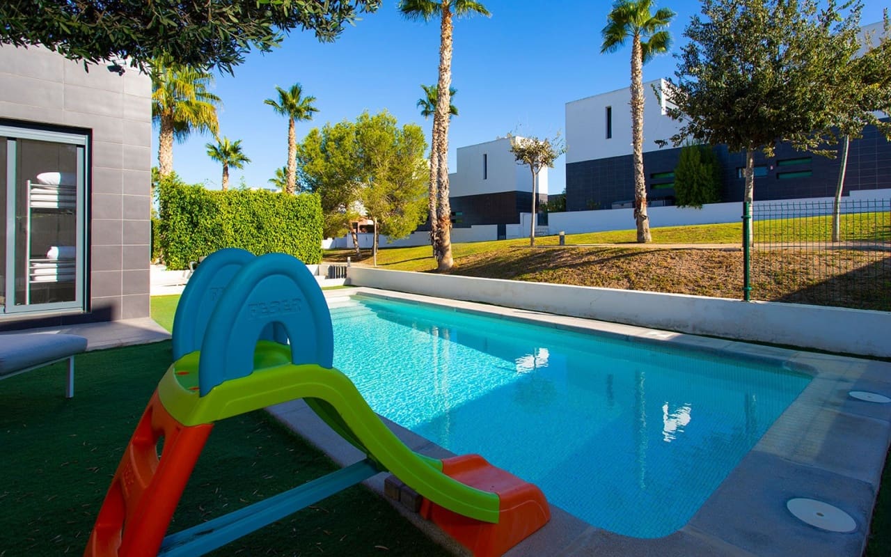 3 soveværelse Villa til leje i Algorfa med swimmingpool - € 1.750 (Ref: 8633796)