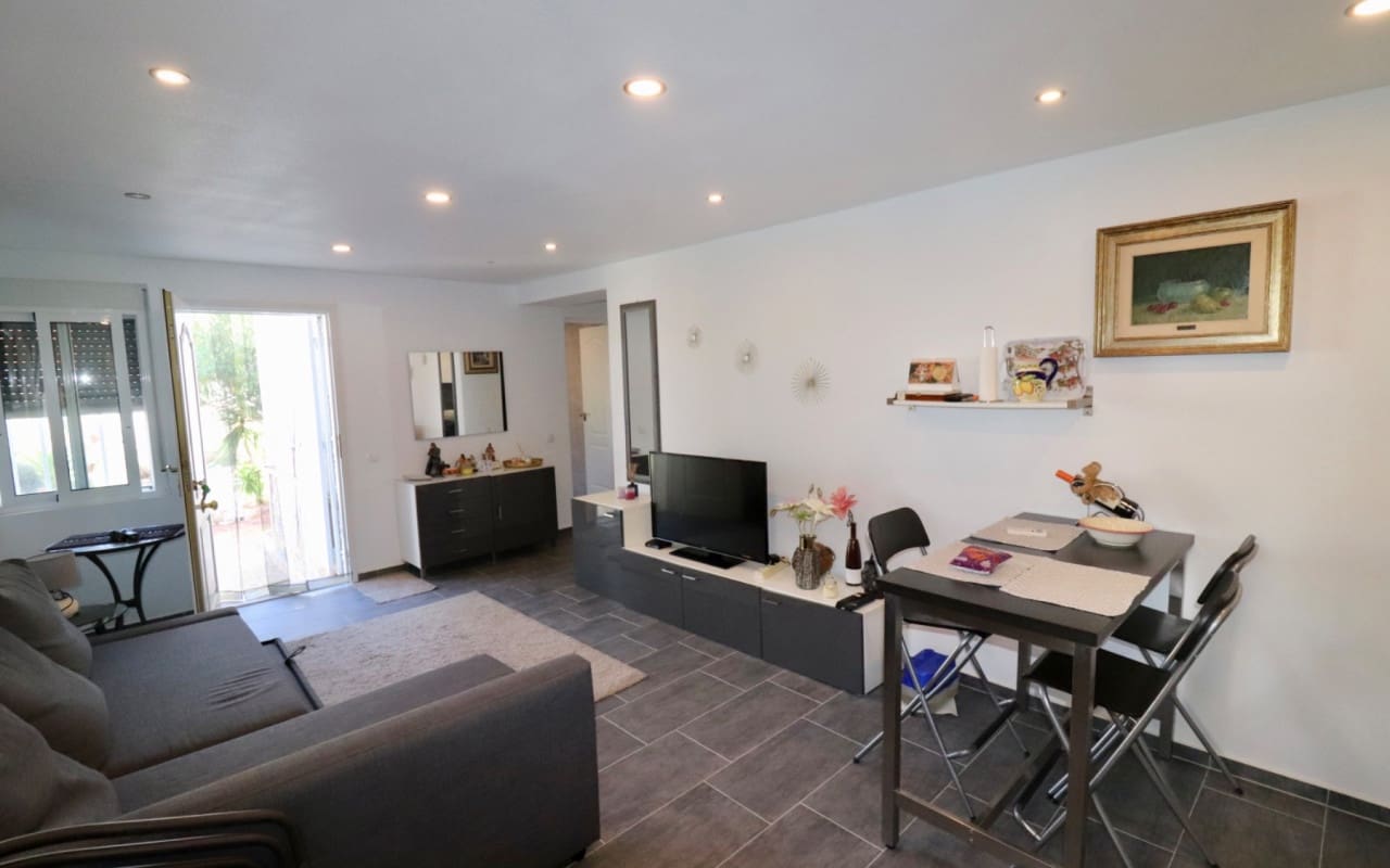 3 bedroom Villa for sale in Ciudad Quesada with pool - € 285,000 (Ref: 8648330)