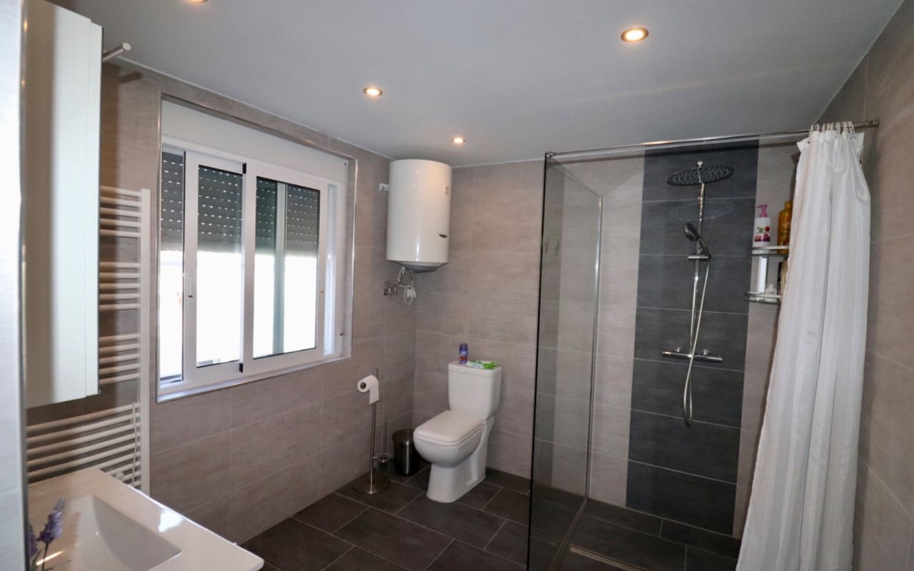 3 bedroom Villa for sale in Ciudad Quesada with pool - € 285,000 (Ref: 8648330)