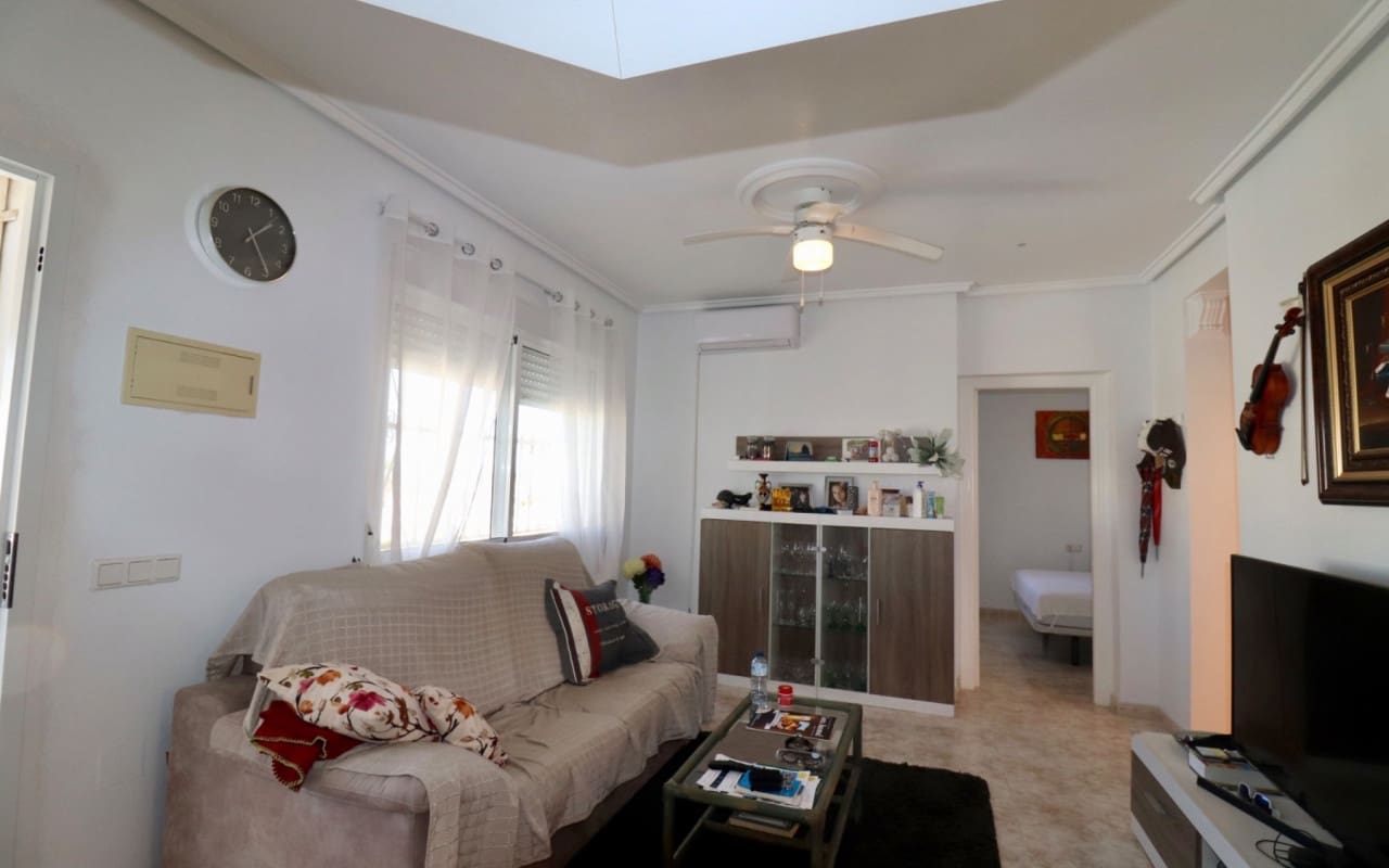 3 bedroom Villa for sale in Ciudad Quesada with pool - € 285,000 (Ref: 8648330)