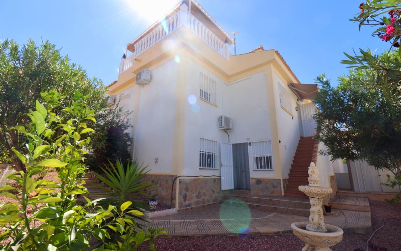 3 bedroom Villa for sale in Ciudad Quesada with pool - € 285,000 (Ref: 8648330)