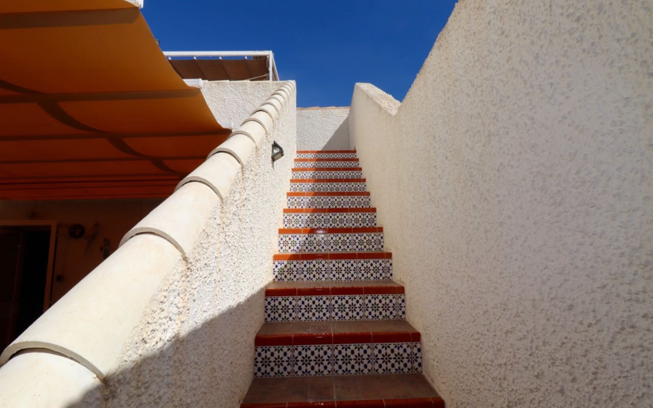 3 bedroom Villa for sale in Ciudad Quesada with pool - € 285,000 (Ref: 8648330)