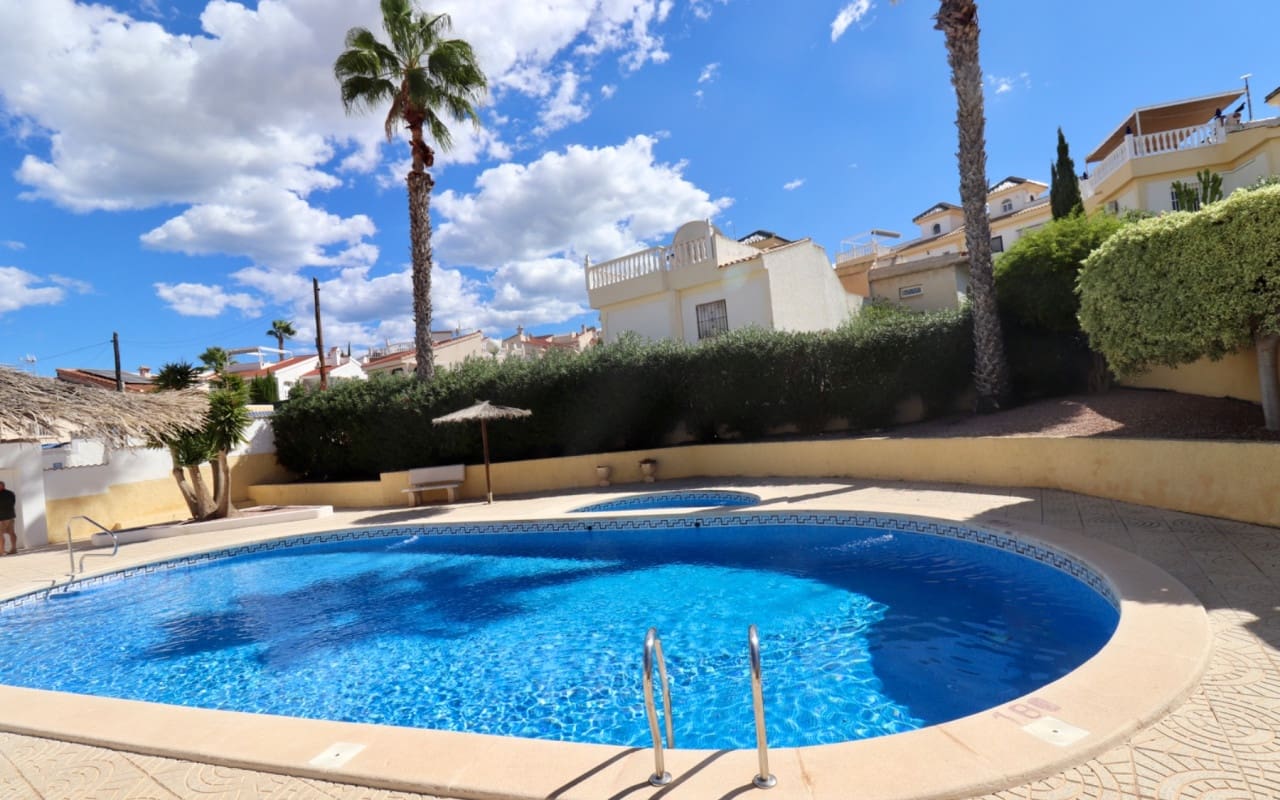 3 bedroom Villa for sale in Ciudad Quesada with pool - € 285,000 (Ref: 8648330)