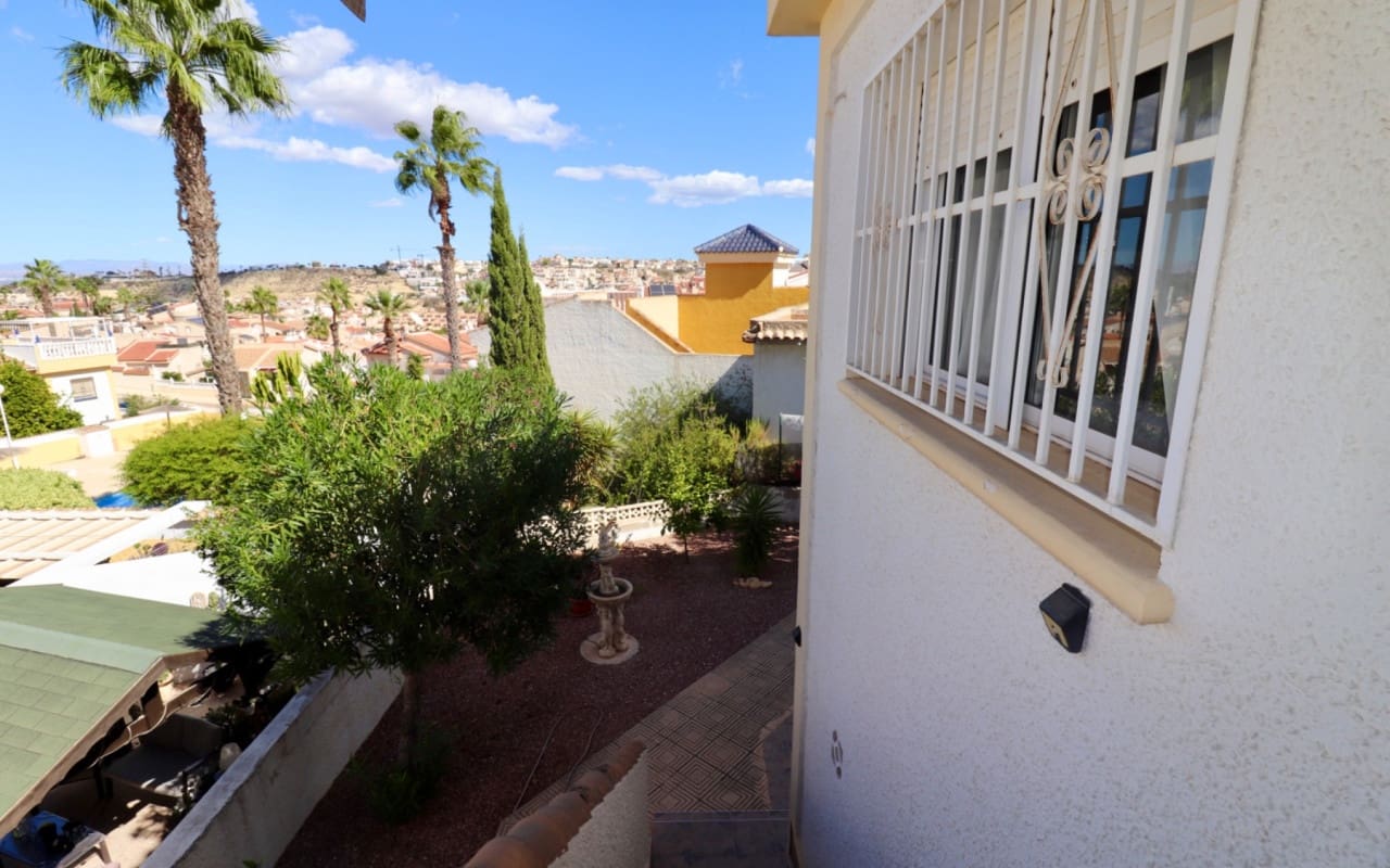 3 bedroom Villa for sale in Ciudad Quesada with pool - € 285,000 (Ref: 8648330)