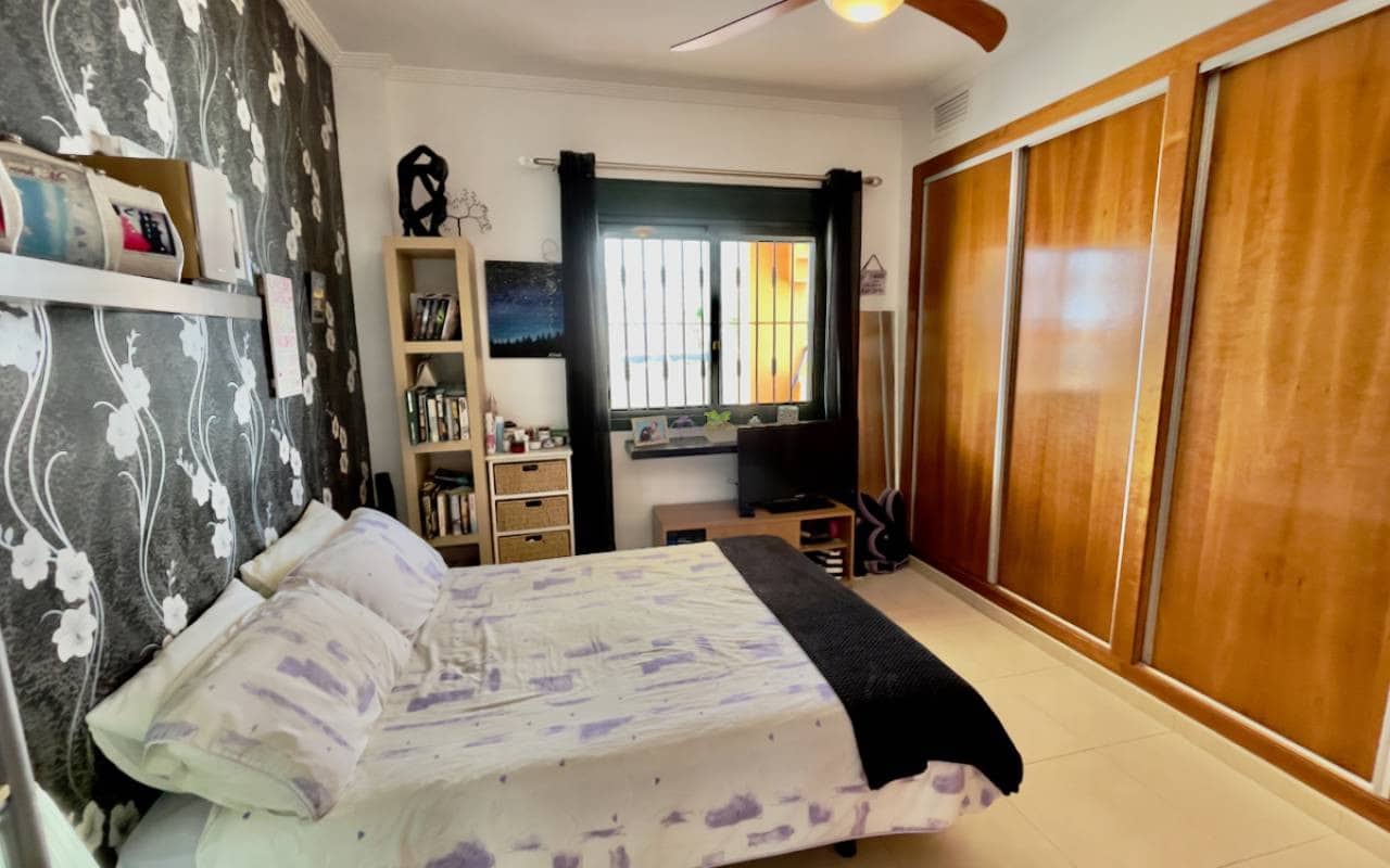 4 makuuhuone Huvila myytävänä paikassa Ciudad Quesada mukana uima-altaan - 520 000 € (Ref: 8648331)