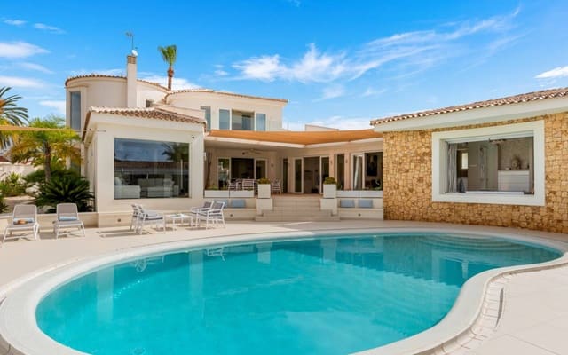 4 makuuhuone Huvila myytävänä paikassa Ciudad Quesada, Rojales mukana uima-altaan - 1 499 999 € (Ref: 8666720)