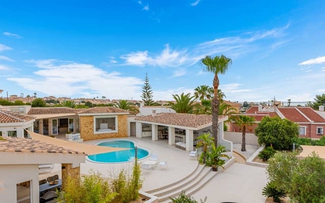 4 makuuhuone Huvila myytävänä paikassa Ciudad Quesada, Rojales mukana uima-altaan - 1 499 999 € (Ref: 8666720)