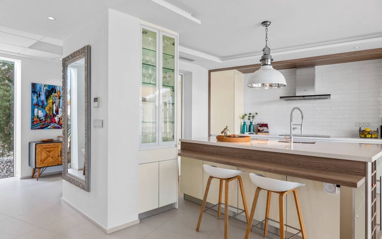 4 makuuhuone Huvila myytävänä paikassa Ciudad Quesada mukana uima-altaan - 1 499 999 € (Ref: 8666720)