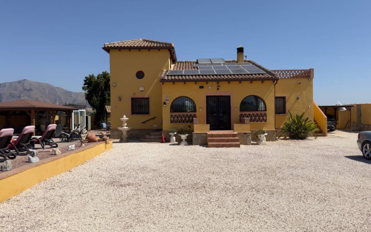 3 soverom Finca/Herregård til salgs i Orihuela med svømmebasseng - € 430 000 (Ref: 8687978)