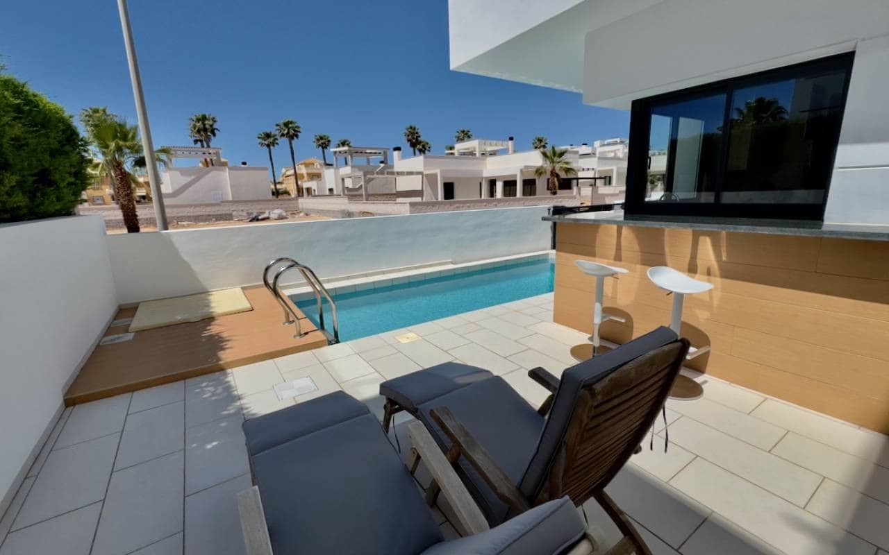 3 bedroom Villa for sale in Ciudad Quesada with pool - € 465,000 (Ref: 8694848)