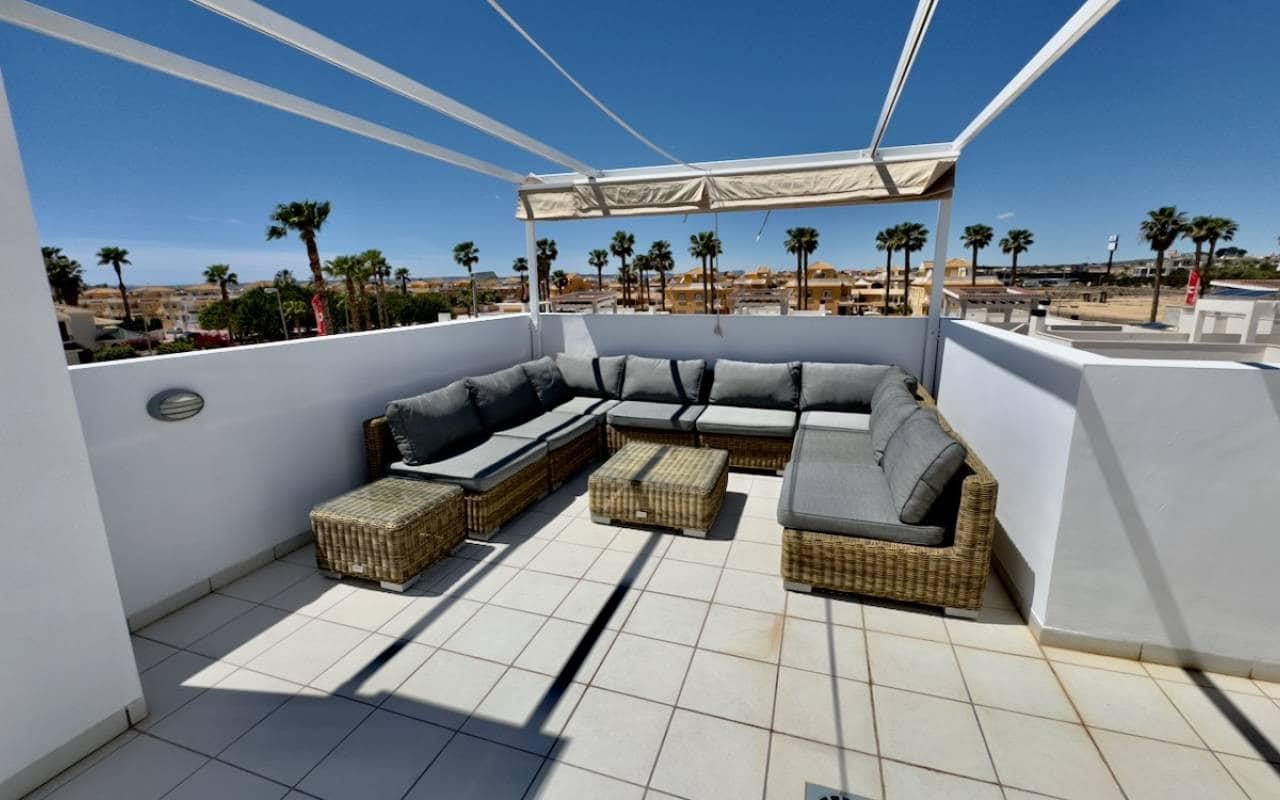 3 bedroom Villa for sale in Ciudad Quesada with pool - € 465,000 (Ref: 8694848)