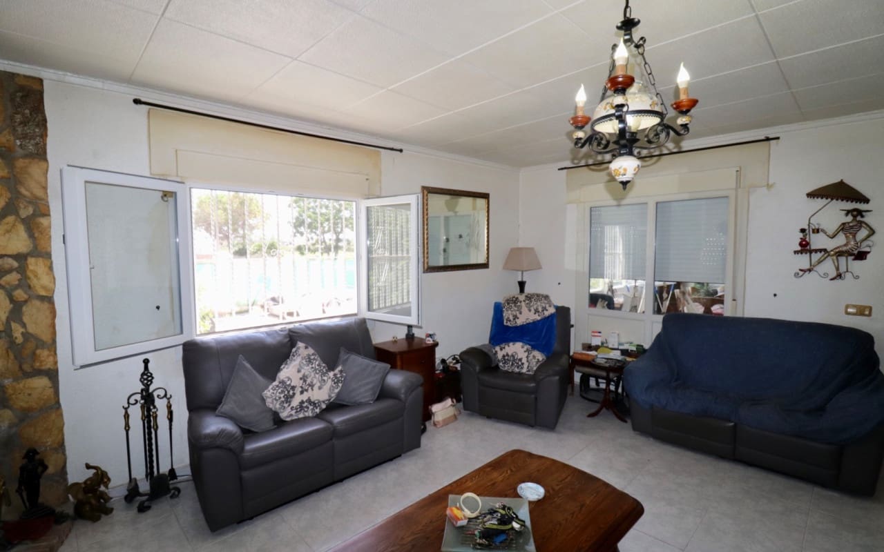 4 soveværelse Villa til salg i Heredades med swimmingpool - € 299.950 (Ref: 8694855)