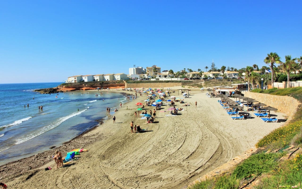 2 soveværelse Byhus til salg i Playa Flamenca med swimmingpool - € 189.950 (Ref: 8707351)