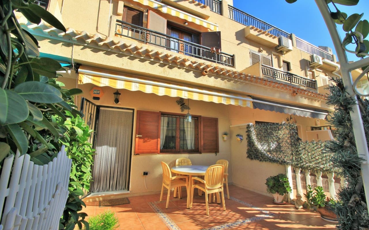 2 soveværelse Byhus til salg i Playa Flamenca med swimmingpool - € 189.950 (Ref: 8707351)