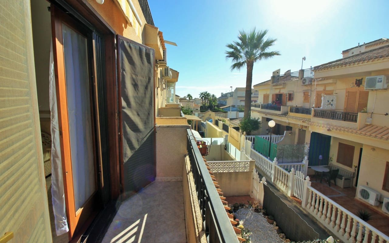 2 soveværelse Byhus til salg i Playa Flamenca med swimmingpool - € 189.950 (Ref: 8707351)
