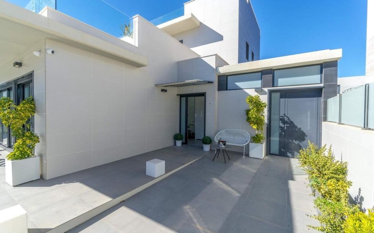 3 camera da letto Villa in vendita in Campoamor con piscina - 1.250.000 € (Rif: 8754041)