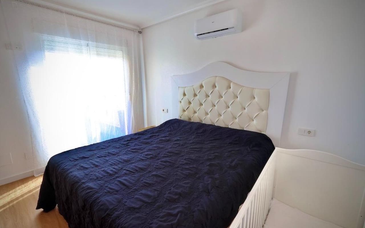 Chalet de 4 habitaciones en San Miguel de Salinas en venta con piscina - 320.000 € (Ref: 8783103)