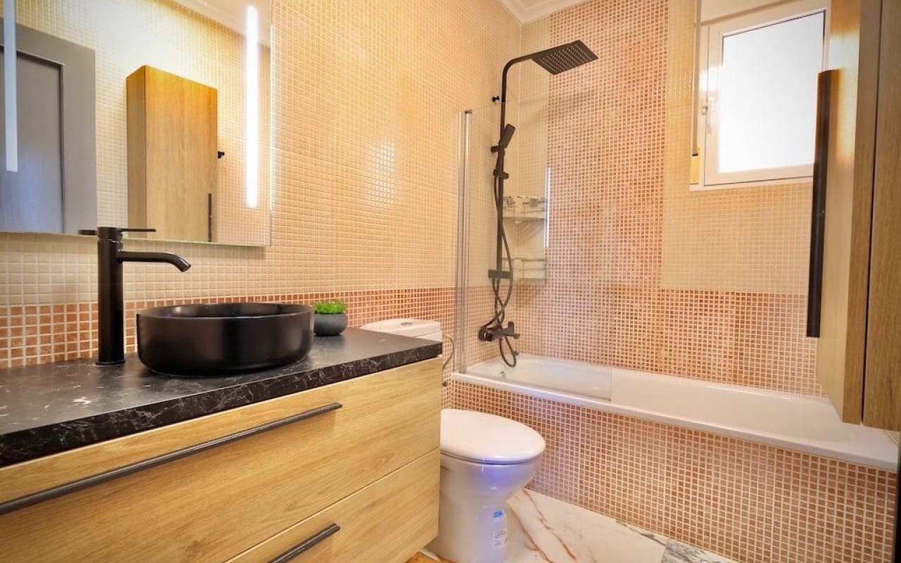 Chalet de 4 habitaciones en San Miguel de Salinas en venta con piscina - 320.000 € (Ref: 8783103)