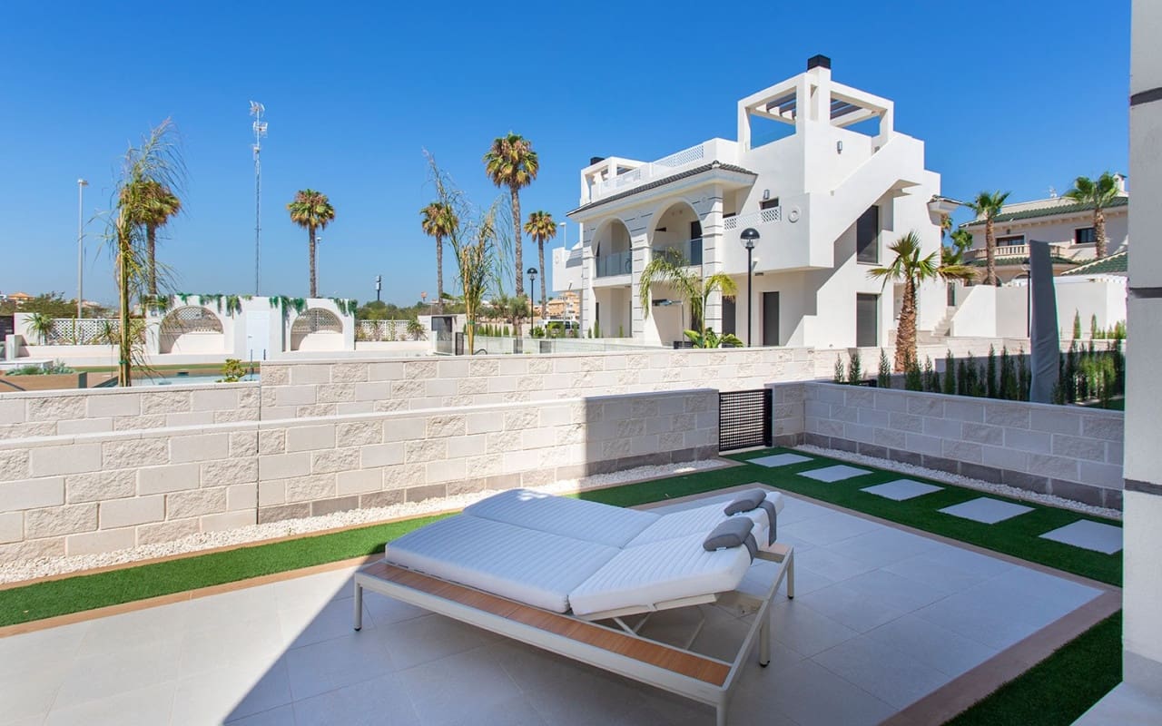 2 bedroom Apartment for sale in Ciudad Quesada with pool - € 379,000 (Ref: 8785533)