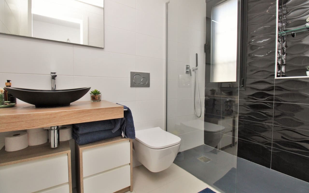 3 quarto Moradia para venda em Villamartin com piscina - 405 000 € (Ref: 8875452)