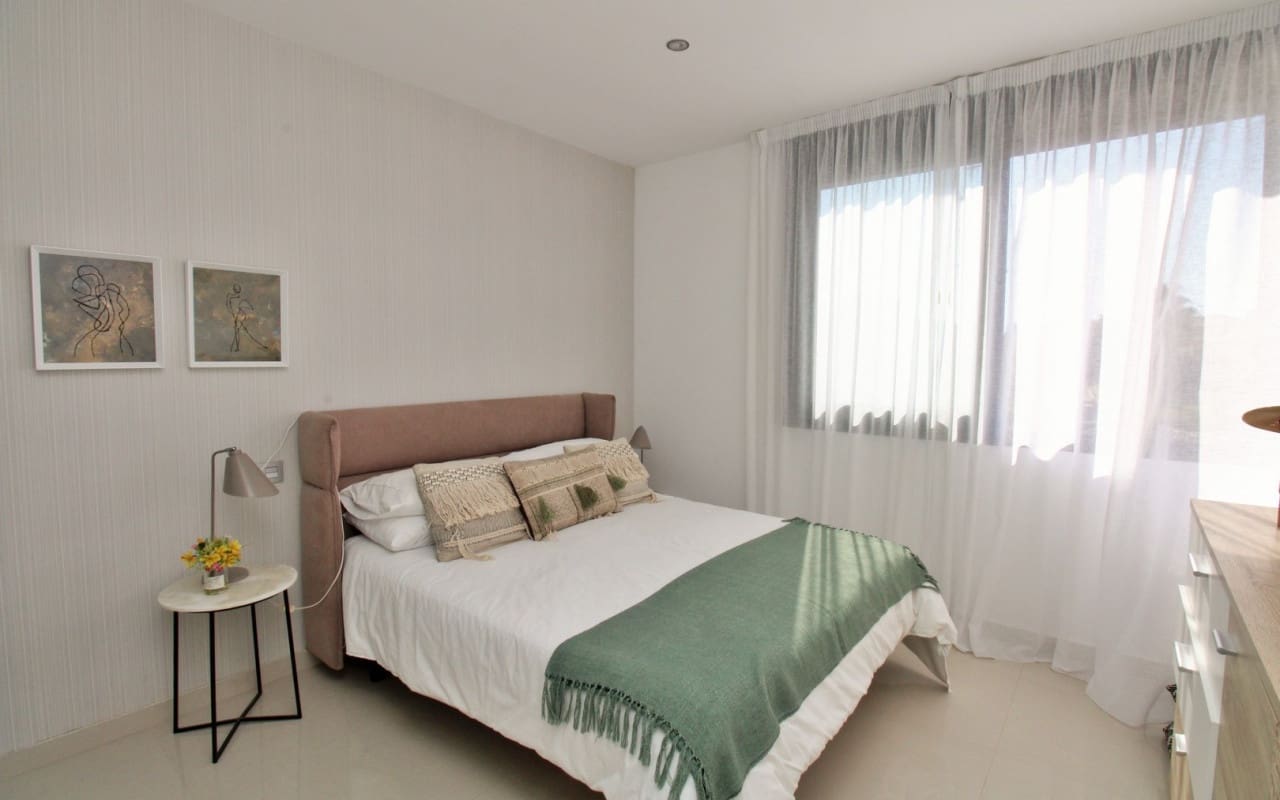 3 quarto Moradia para venda em Villamartin com piscina - 405 000 € (Ref: 8875452)