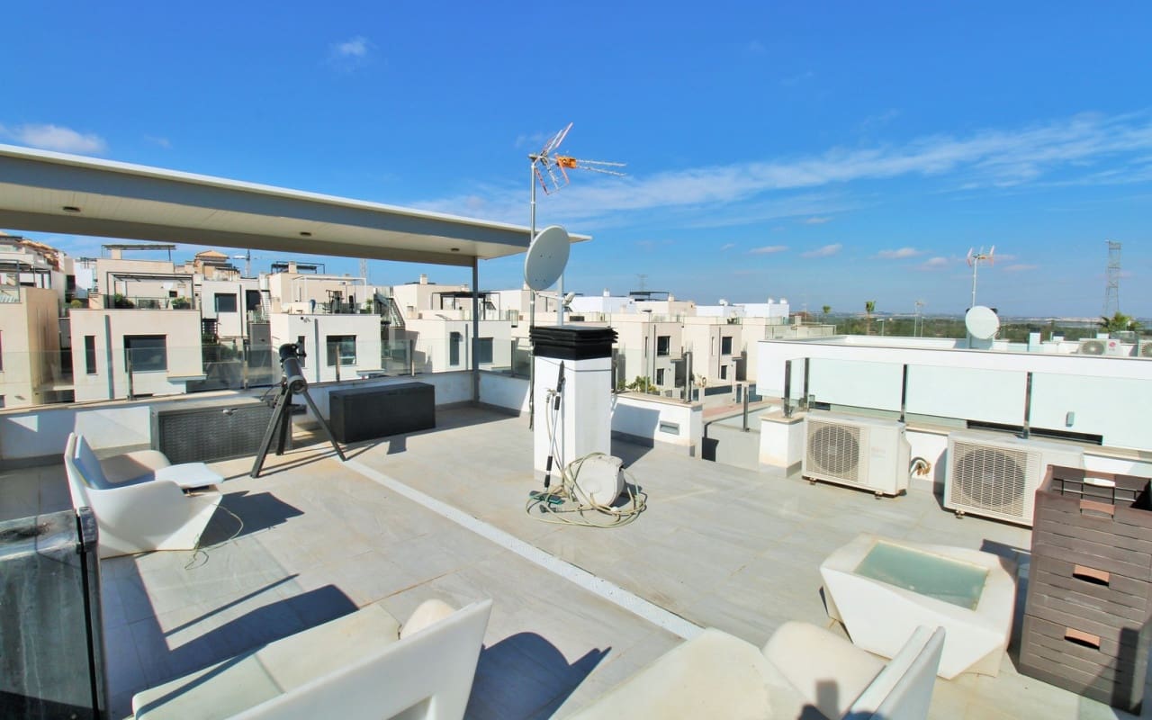 3 quarto Moradia para venda em Villamartin com piscina - 405 000 € (Ref: 8875452)