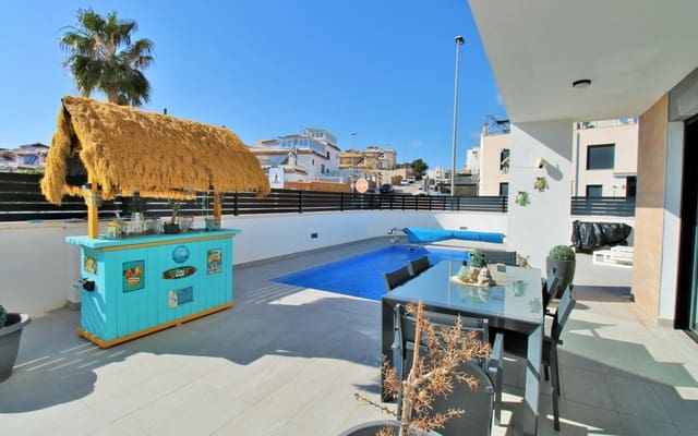 3 quarto Moradia para venda em Villamartin, Orihuela com piscina - 405 000 € (Ref: 8875452)